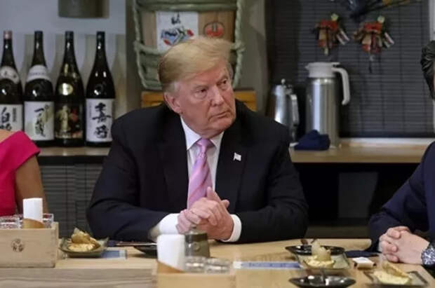 Реклама фастфуду? Смотрим в рот: Трамп остался здоровым на быстрой еде
