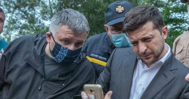 Грызня в Киеве: Зачем Аваков припомнил секретарю Совбеза потоп в Крыму
