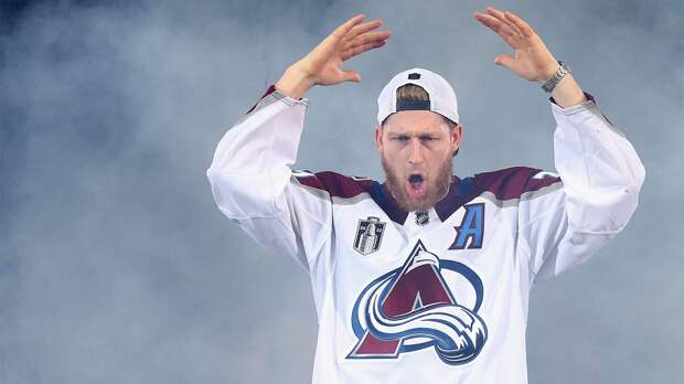 Маккиннон быстрее всех в истории «Колорадо» забросил 50 шайб в сезоне