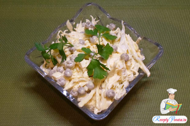 Салат з яиц капусты и горошка