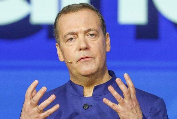 «Пусть хоть мир рухнет!»: кого призвал наказать Медведев за наглость Запада