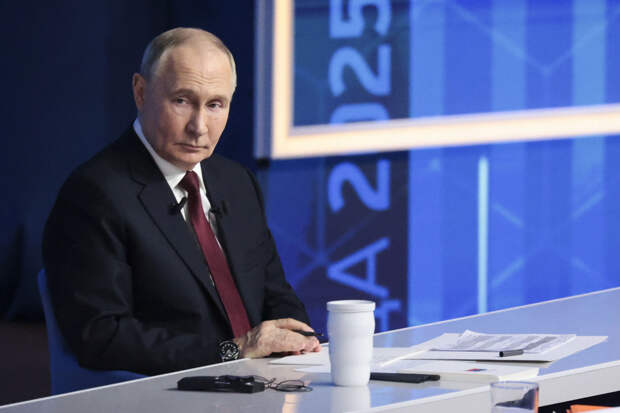 Путин поручил срочно ввести квоты на зарубежные фильмы в прокате