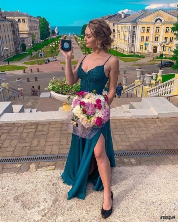 Очаровательные выпускницы школ и вузов (43 фото)