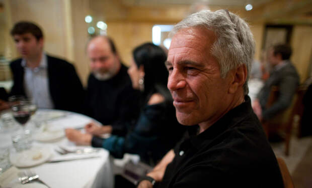 Далай-лама прокомментировал информацию о контактах с Эпштейном