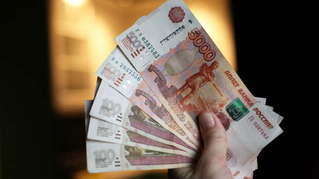 Средняя против медианной: реальная зарплата в России оказалась на треть ниже