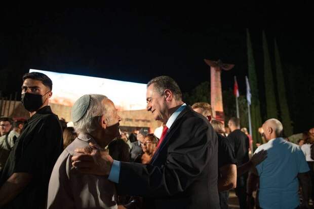 Исраэль Кац почтил память павших парашютистов