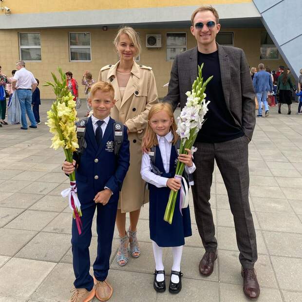Алла Пугачева, Павел Прилучный и Евгений Плющенко отправили детей в школу