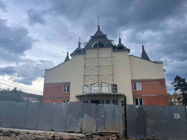 Благоустройство территории театра кукол планируется завершить к концу октября