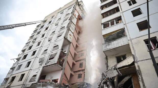 Гладков: из-под завалов обрушившегося дома в Белгороде достали двоих погибших