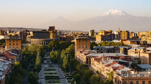 Несогласные с делимитацией границы с Азербайджаном начали шествие в Ереван