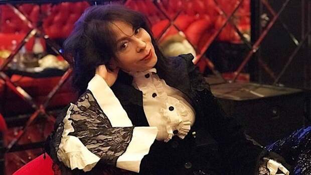 Певице Хлебниковой потребуется переливание крови после госпитализации с ожогами