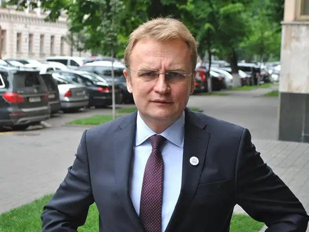 Мэр Львова обратился к украинцам: "Автомобили заберём для вооружённых сил"