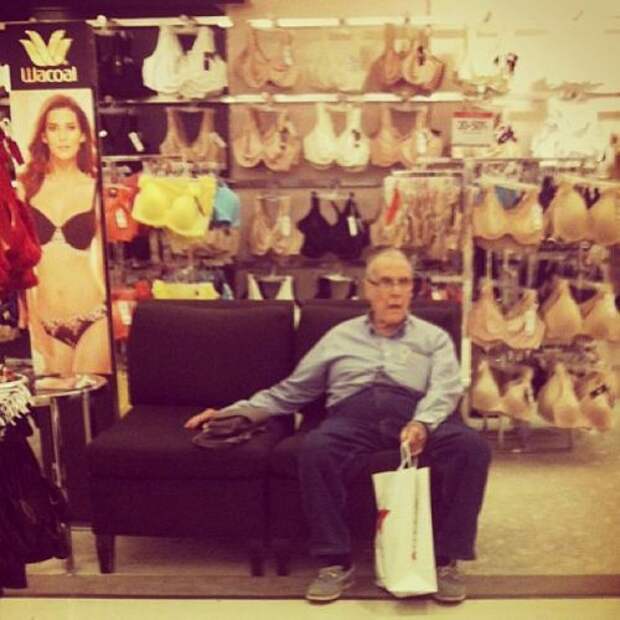 guys waiting for girls 22 Guys waiting for girls: weve all been there (30 Photos)