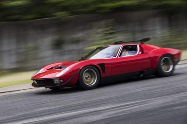 Специалисты Lamborghini отреставрировали спорткар Miura SVR