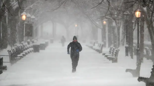 Тренер назвал главные правила бега в холодное время