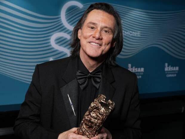 Волочкова заявила о смерти Джима Керри и подмене его на двойника