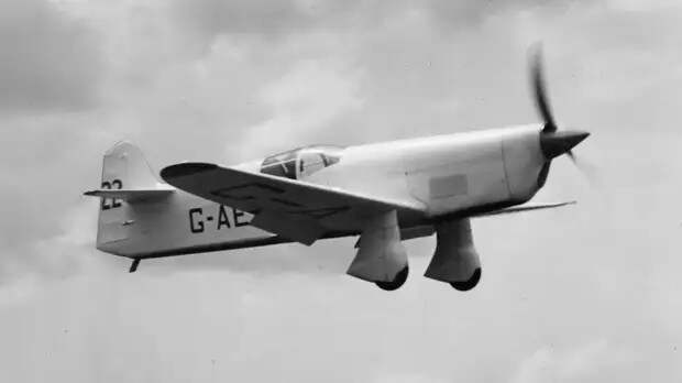 Percival Mew Gull G-AEXF in pre-war racing trim