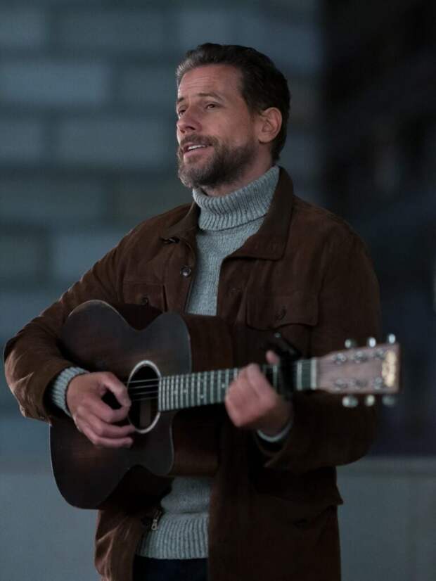 Ioan Gruffudd as Angus Doyle