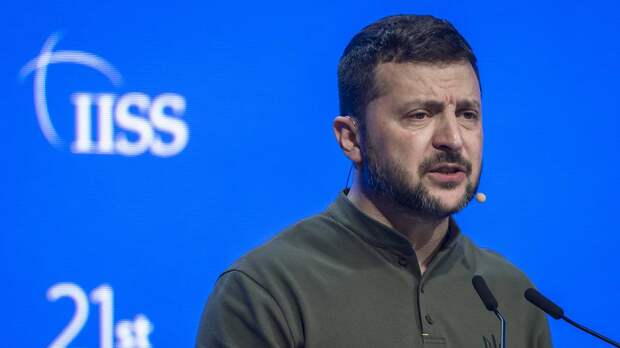 Зеленский поручил военным усилить оборону Харькова