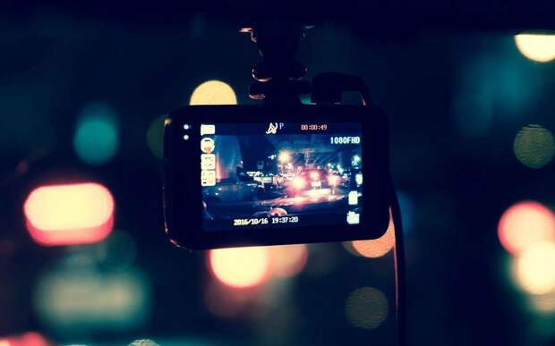 Данный видеорегистратор позволит не упустить ни одной важной детали на дороге