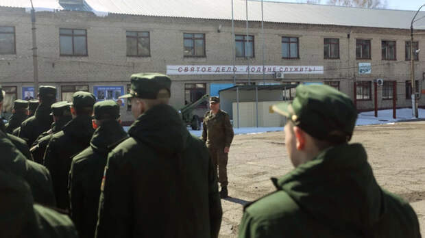 Депутаты призвали пересмотреть закон о военной службе