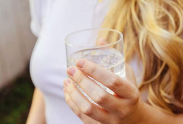 Врач Соломатина: необходимость выпивать по два литра воды в день – это миф