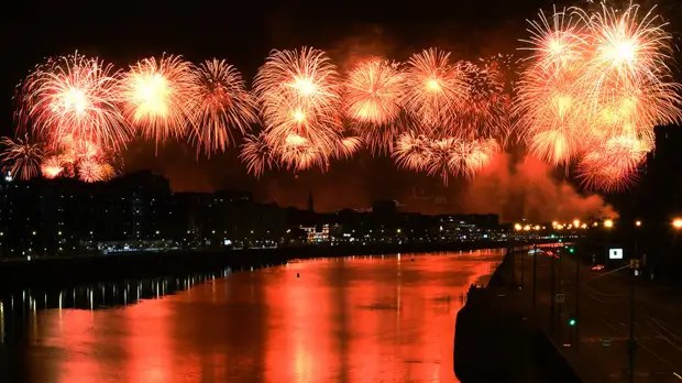 В Москве состоялся салют в честь 75-летия Победы