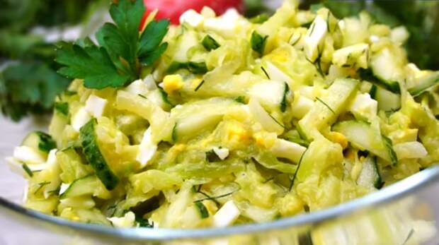 Салат из кабачков с огурцами: настолько вкусный, что сражает наповал