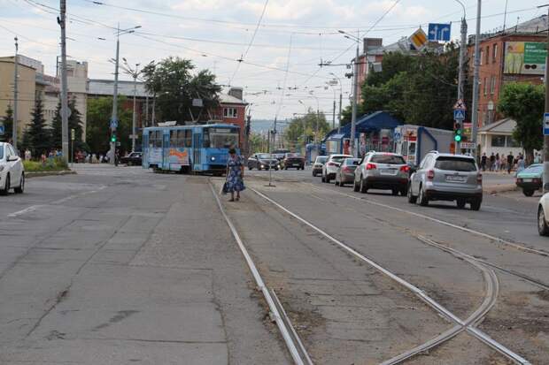 В Ижевске из-за ремонта дороги и трамвайных путей перекроют движение по улице Ленина