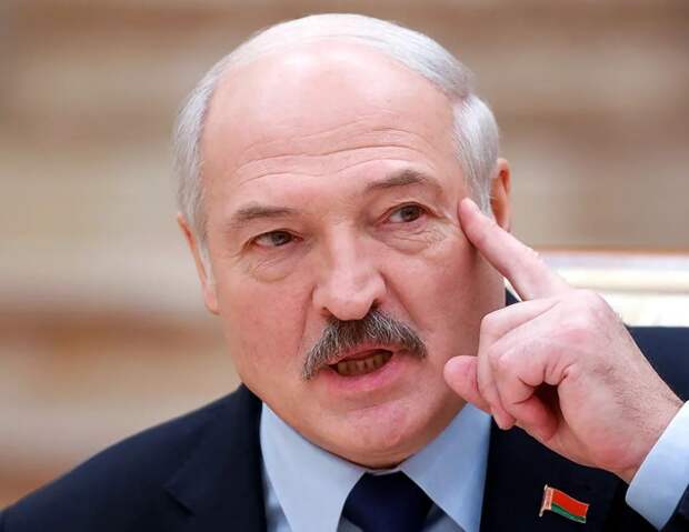 Лукашенко посоветовал полякам заниматься своими проблемами