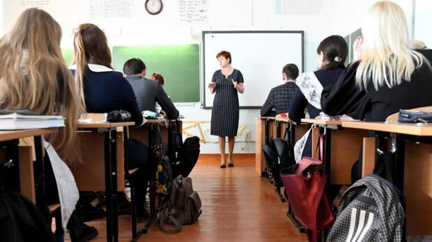 Во Владивостоке проверят инцидент с подростками, угрожавшими школьнику молотком