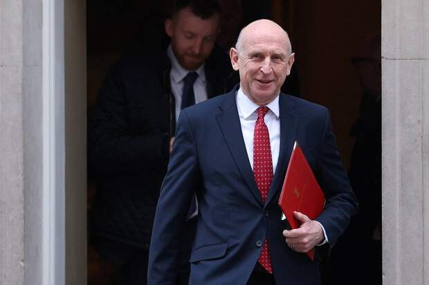 Британия решила извлечь выгоду из помощи Украине