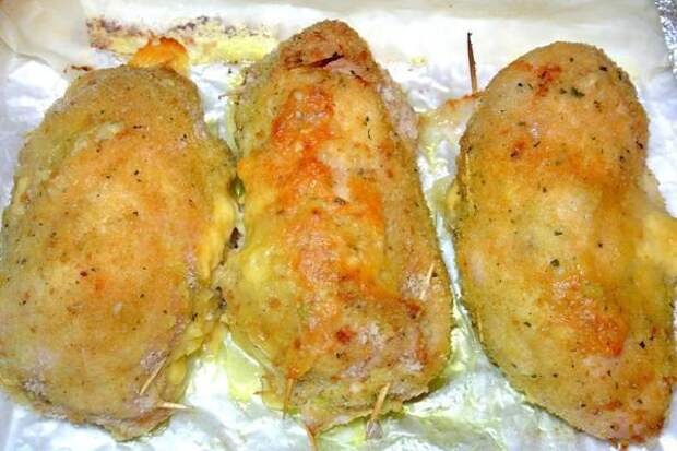 Фаршированные куриные грудки с корочкой снаружи и замечательной начинкой внутри Фаршированные куриные грудки с корочкой снаружи и замечательной начинкой внутри
