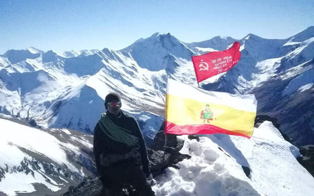 Флаг Рязанской области водрузили на одну из самых высоких гор Дагестана