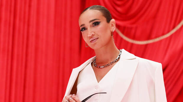 «Почему все в шоке?» — Ольга Бузова возмущена жалобами москвичей на снегопад