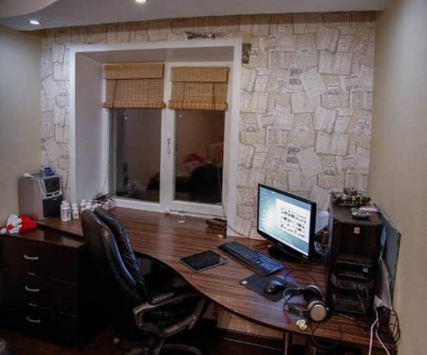 Подоконник-столешница в комнате подростка (27 фото)