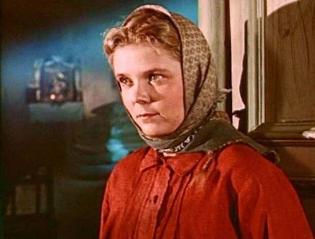 Роза Макагонова в фильме *Школа мужества*, 1954 | Фото: kino-teatr.ru Роза Макагонова в фильме *Школа мужества*, 1954 | Фото: kino-teatr.ru