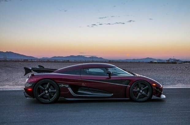Рекорды скорости серийных автомобилей: гиперкары быстрее 400 км/ч