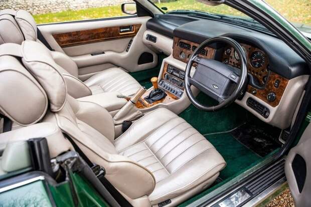 Aston Martin Virage Volante 1994 — Почувствуй себя принцем Чарльзом