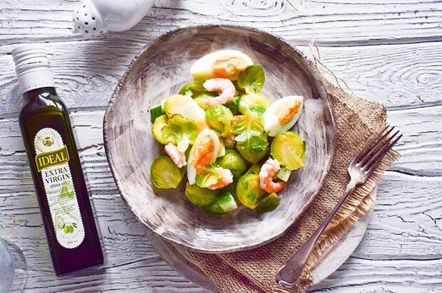 Лучшая заправка для салата из брюссельской капусты является оливковое масло. / Фото: ideal-eda.ru