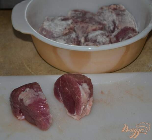 Фото приготовление рецепта: Свиные медальоны с мармеладным джемом шаг №2