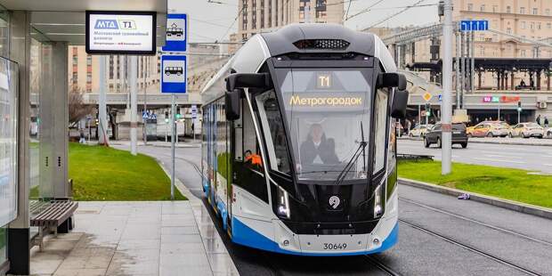 Более 100 приподнятых посадочных платформ обустроили в Москве в 2025 году