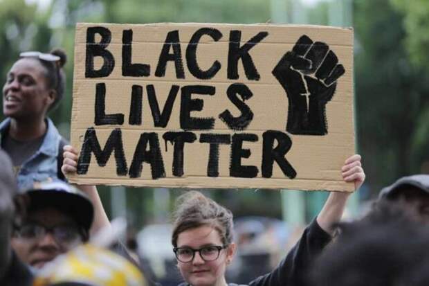 Движение BLM только ухудшило положение темнокожих в США