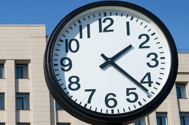 Экономист Сафонов рассказал об опасности затяжного рабочего дня