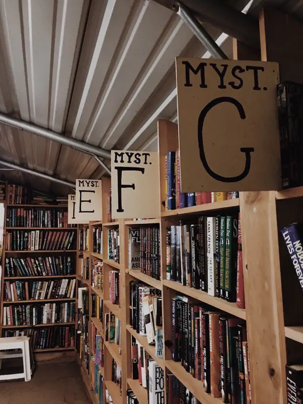 мирс книжный магазин. Book nook. книжный магазин амстердаме. оригинальные книжные магазины. книжный магазин буки.