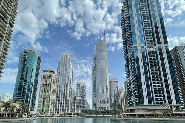 АТОР: в Дубае поручили отелям продлить проживание туристов из-за отмены рейсов