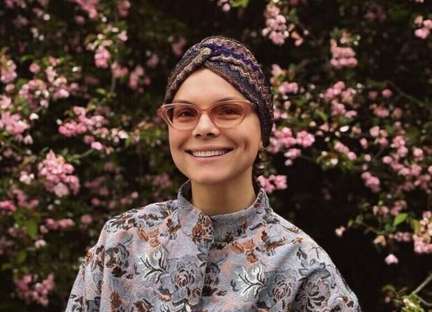 Брухунова оставила мужа и детей и улетела в «цветущий» Китай