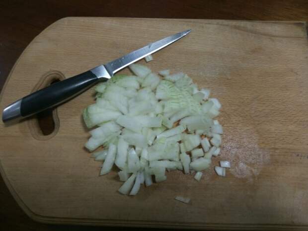 За несколько секунд луковица будет нарезана без лишних сложностей