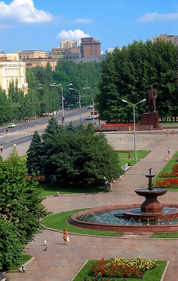 Донецк. Площадь Ленина. 1980 год