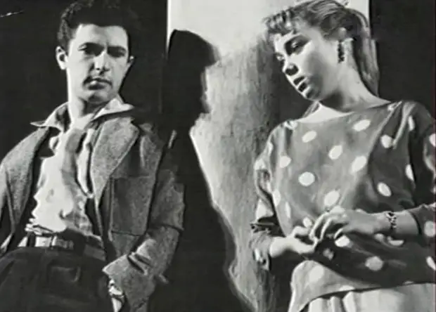 Полугодовалый Киану, 82-летний Чаплин и еще 12 редких фото знаменитостей